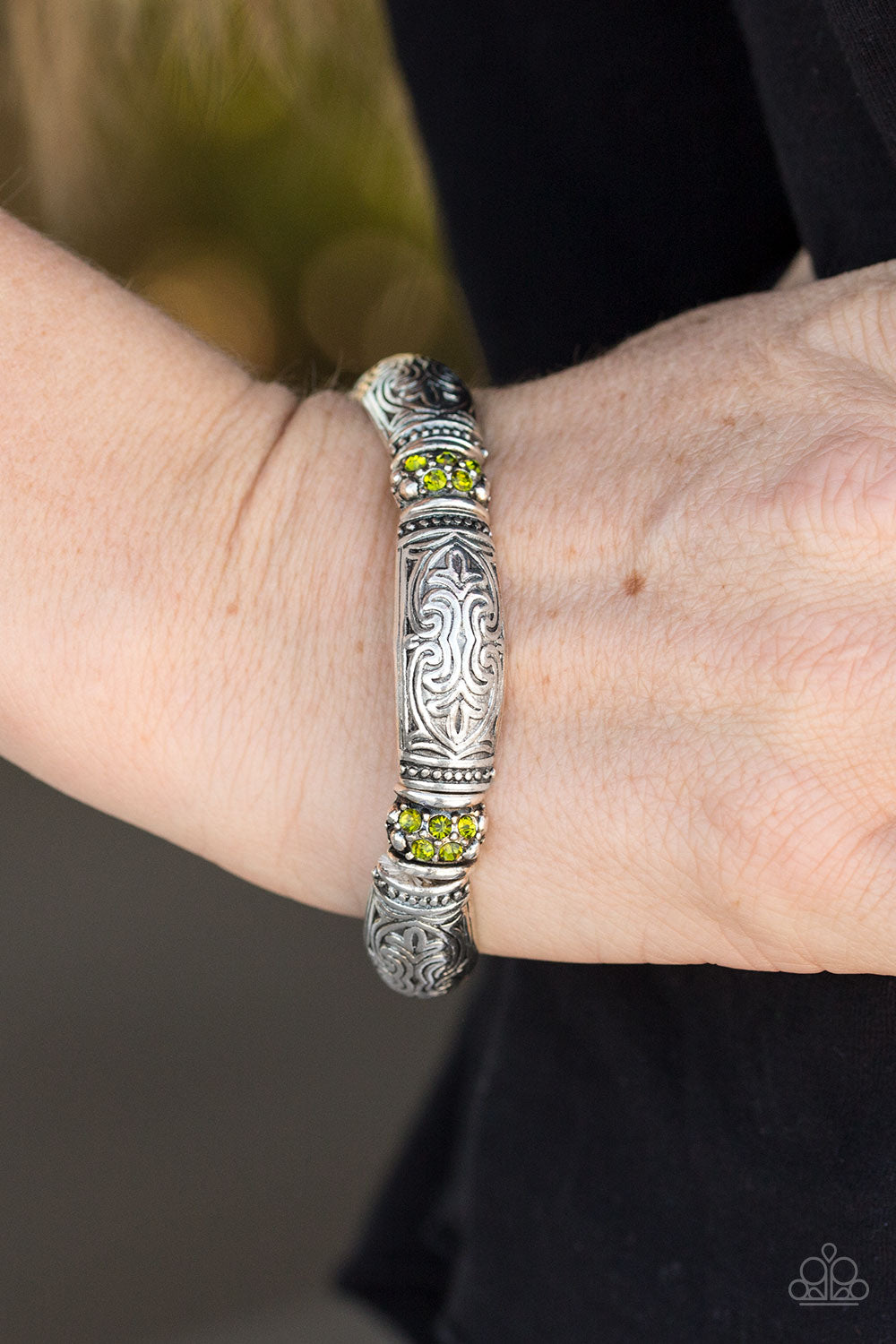 Paparazzi ♥ Romance In Rome - Green ♥  Bracelet