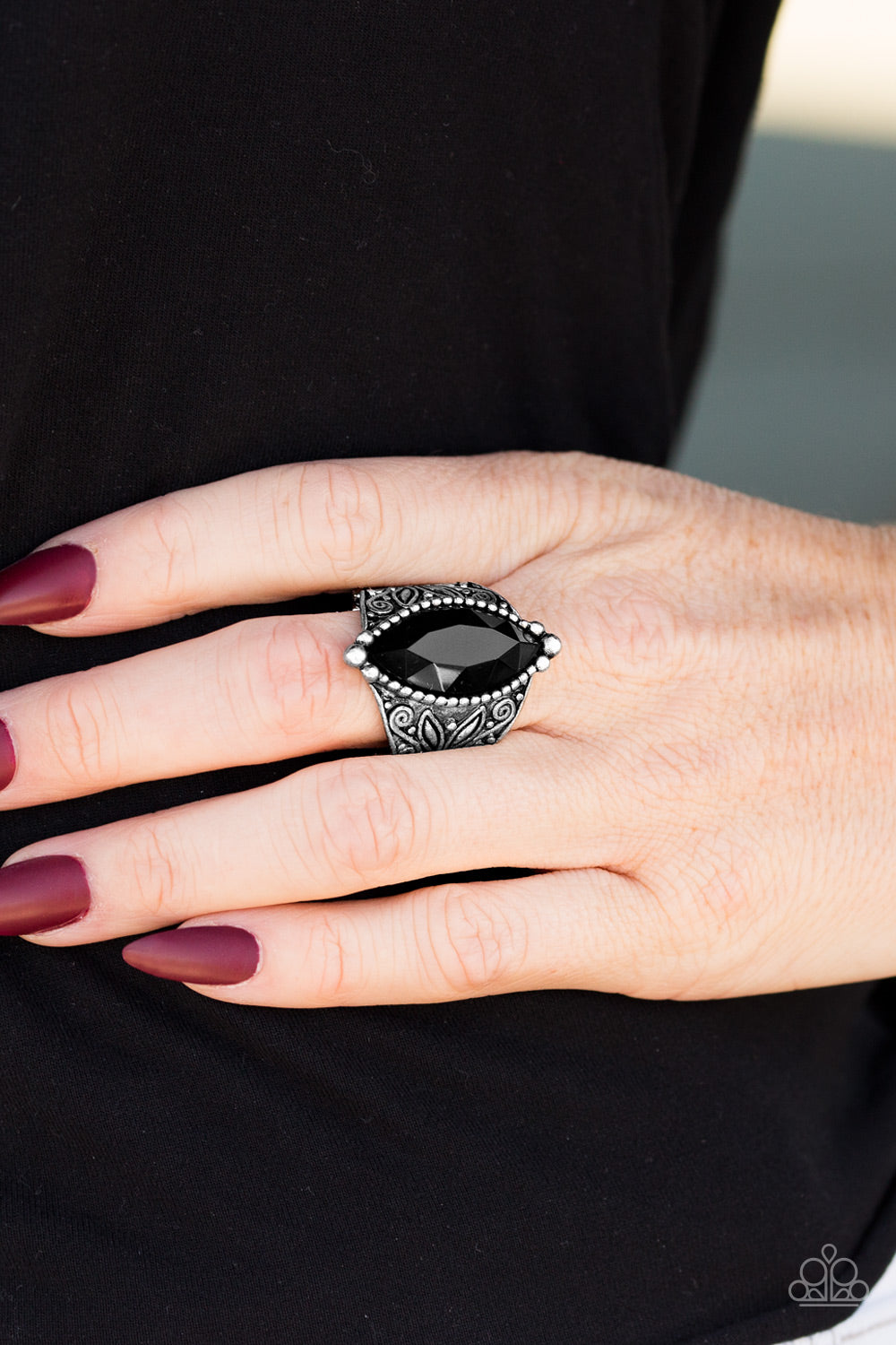 Paparazzi ♥ Amazon Adventure - Black ♥  Ring