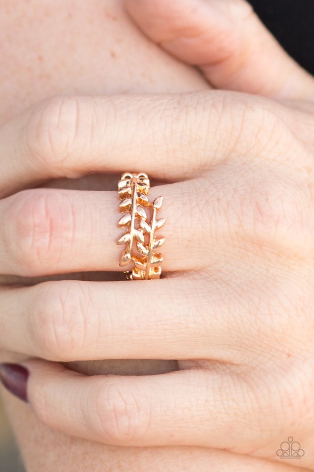 Paparazzi ♥ Port VINE - Gold ♥ Ring