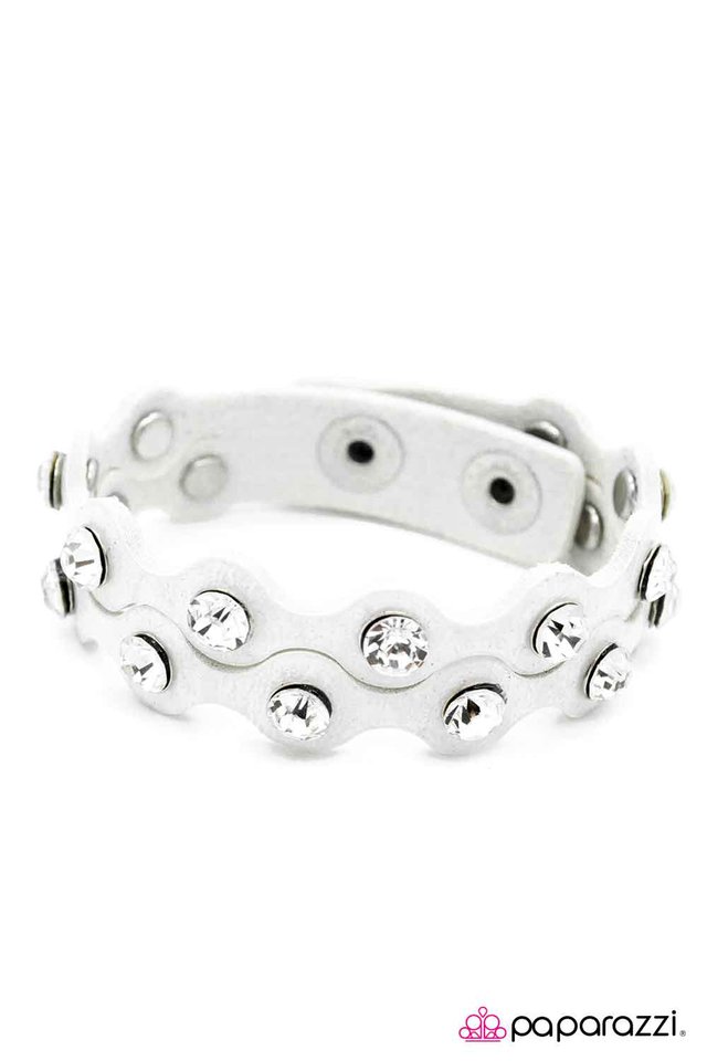 Paparazzi ♥ A Touch of Glam - White ♥ Bracelet
