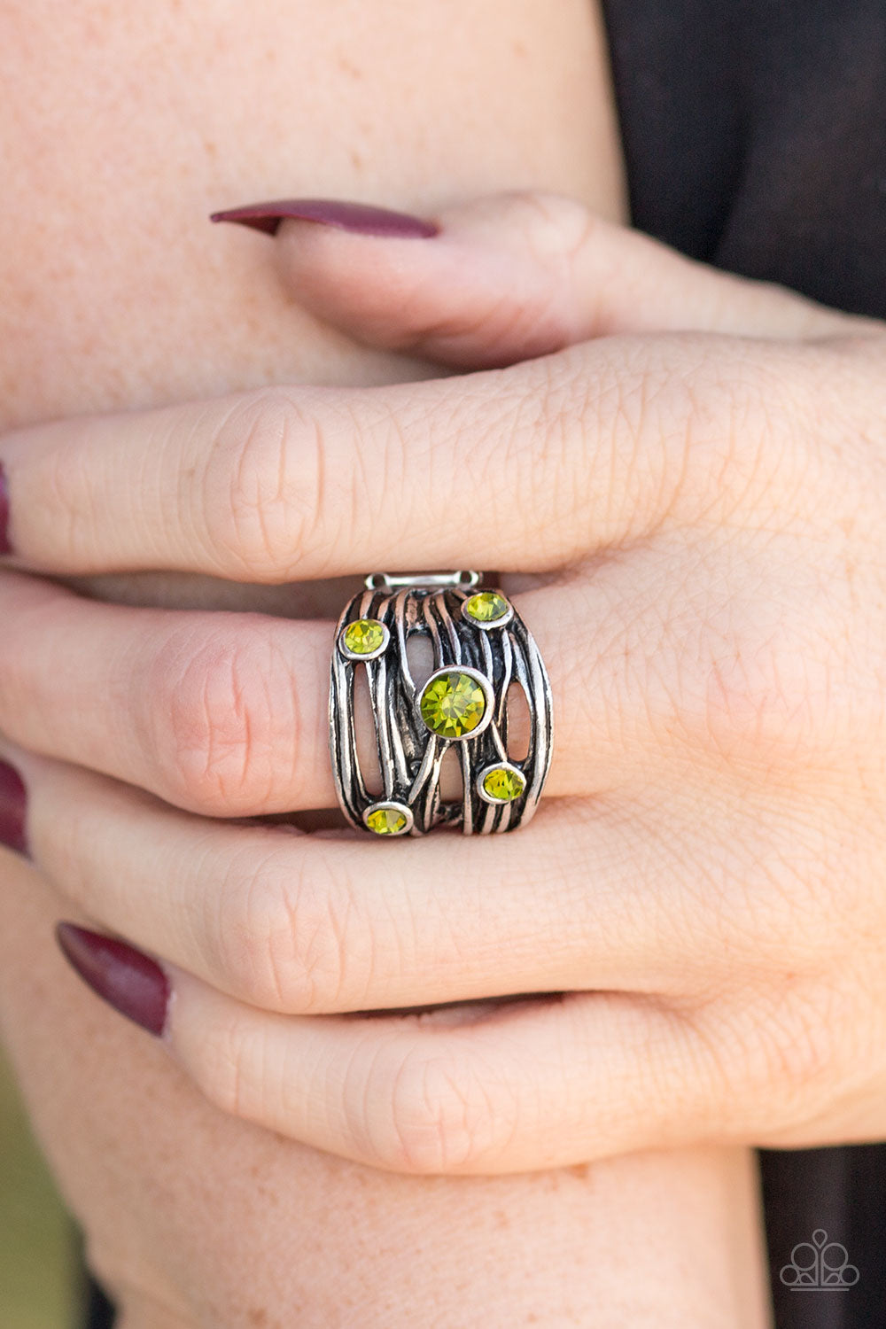Paparazzi ♥ Sparkle Struck - Green ♥  Ring