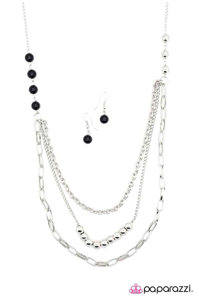 Paparazzi ♥ Black Magic - Black ♥ Necklace
