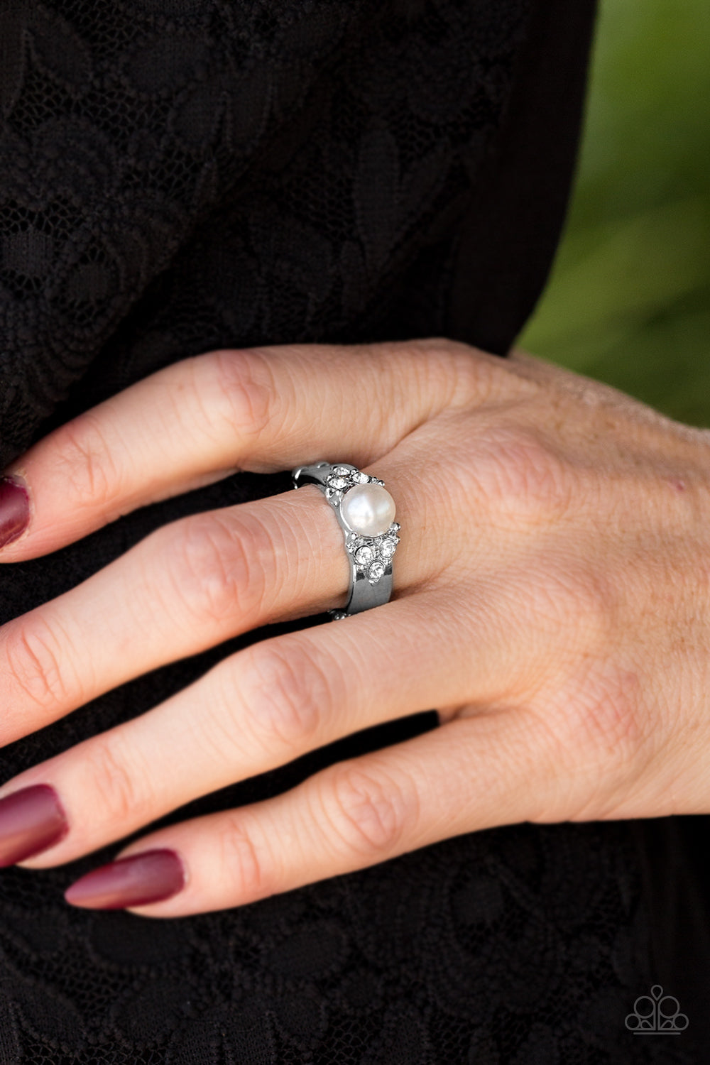 Paparazzi ♥ The Front Runner - White ♥  Ring