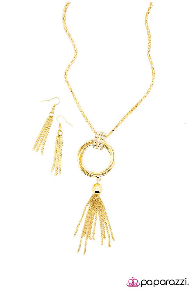 Paparazzi ♥ Bright Lights, Big City - Gold ♥ Necklace