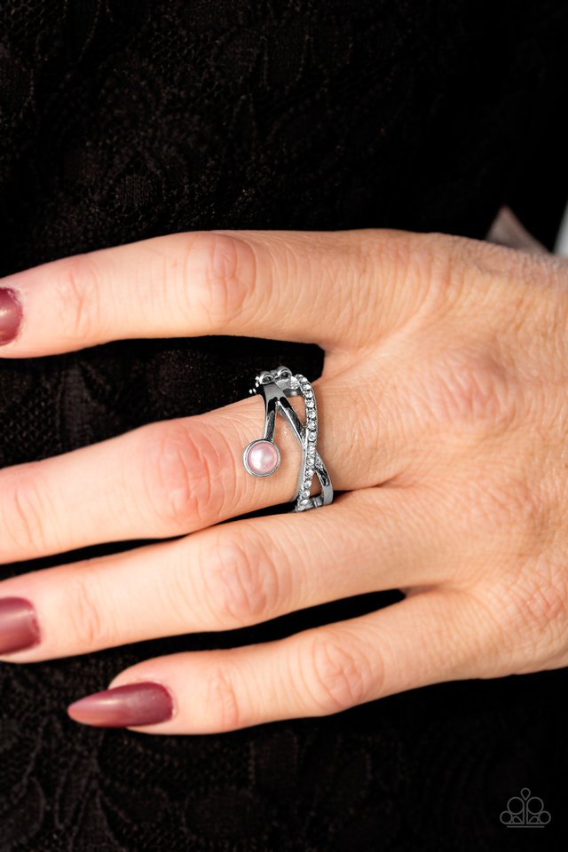 Paparazzi ♥ Front GLAM - Pink ♥ Ring