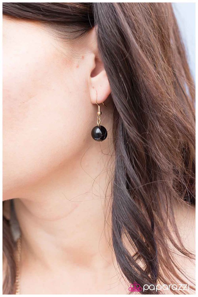 Paparazzi ♥ Working Hard for the Money - Gold ♥ Necklace