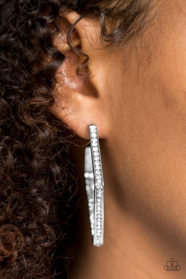 Paparazzi ♥ Strikingly Beautiful - White ♥ Earrings
