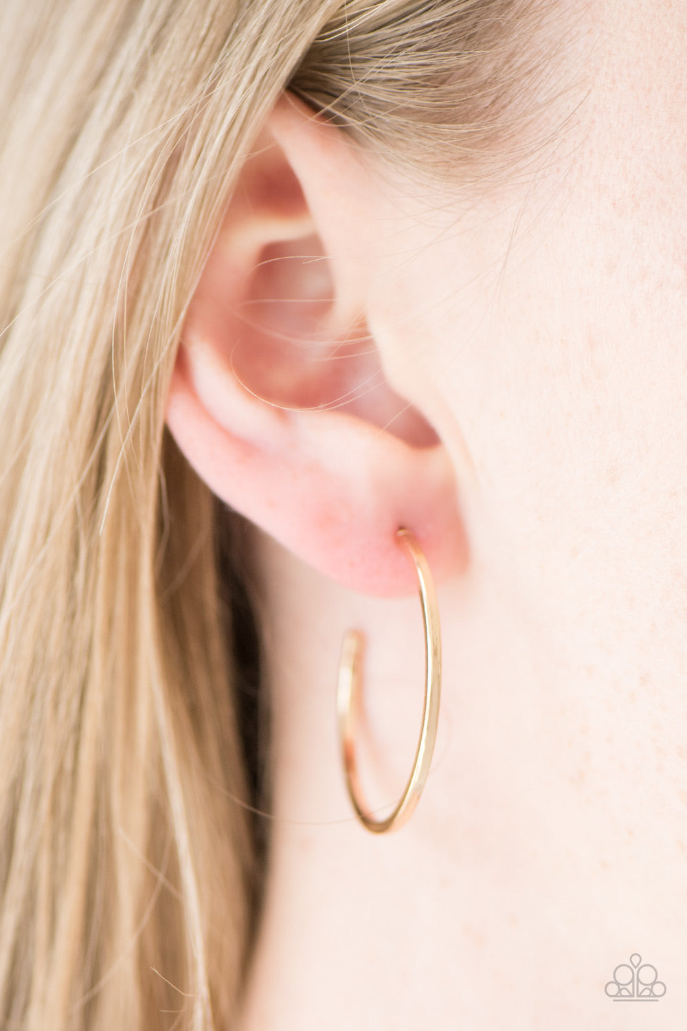 Paparazzi ♥ Classically Chic - Gold ♥  Earrings