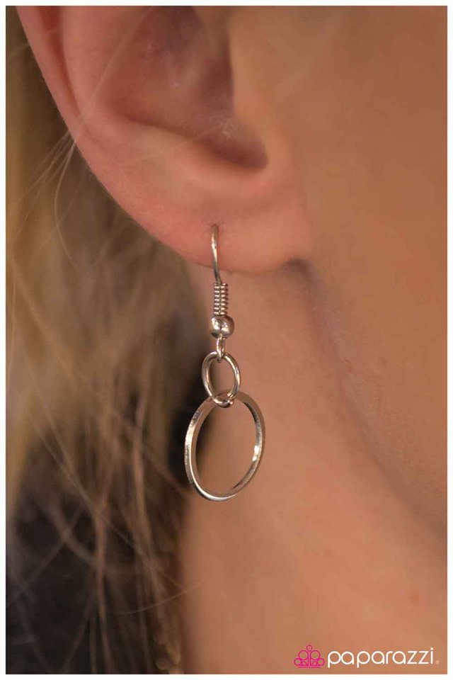 Paparazzi ♥ A Hint of Glint - Silver ♥ Necklace