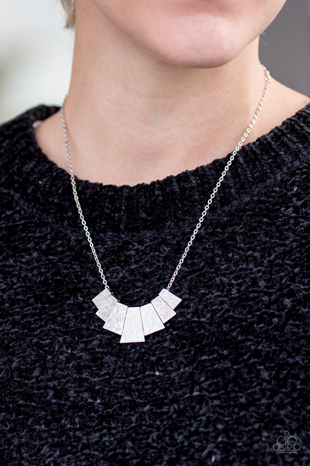 Paparazzi ♥ Cry Wolf - Silver ♥  Necklace