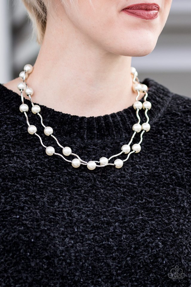 Paparazzi ♥ Ahead Of The FAME 2 - White ♥ Necklace