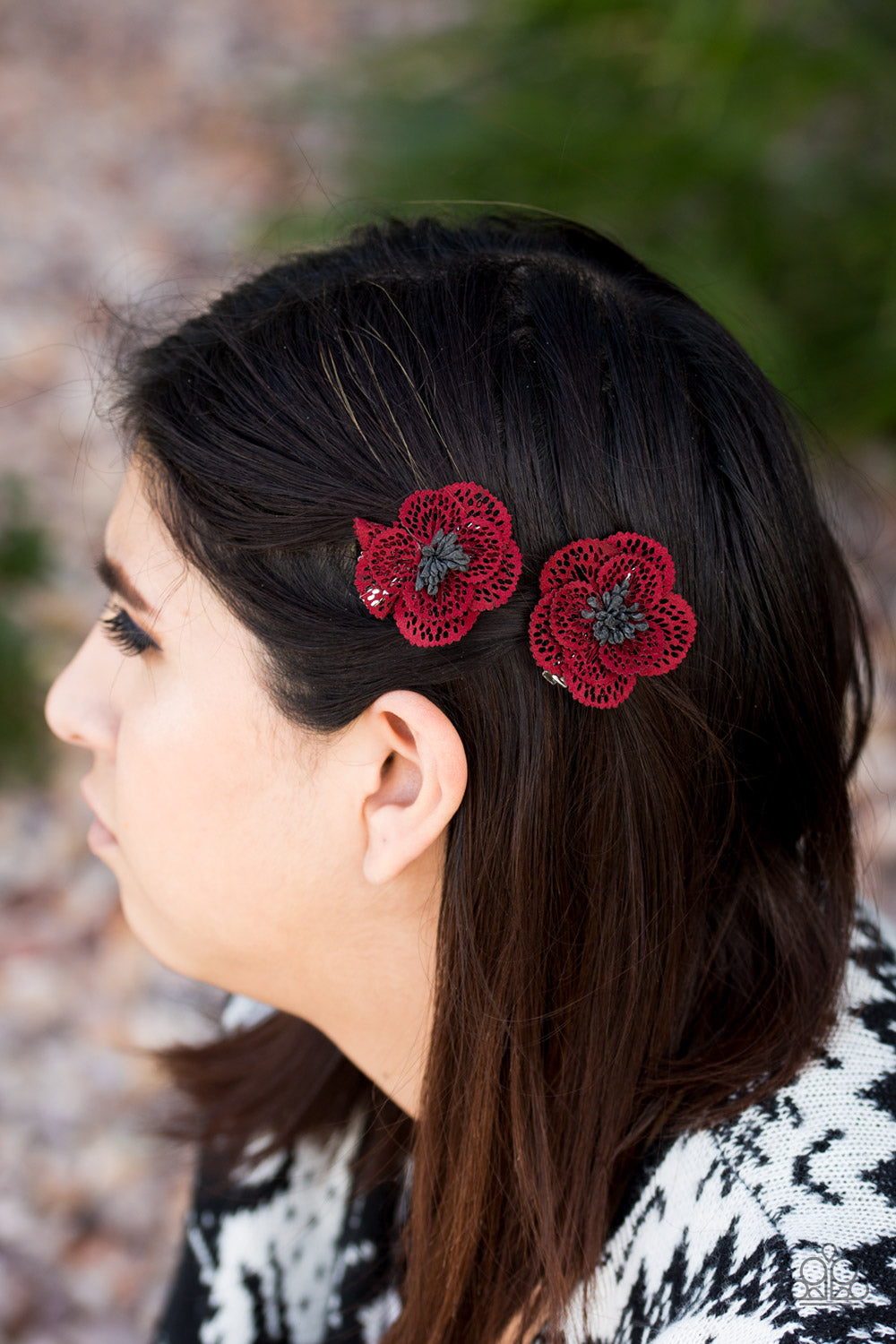 Paparazzi ♥ Lace Gardens - Red ♥  Hair Clip