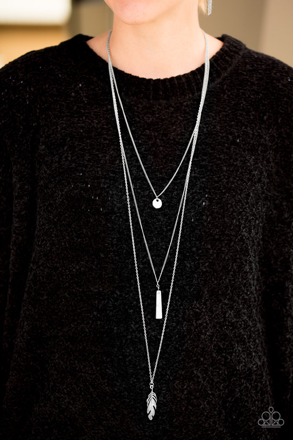 Paparazzi ♥ Soaring Eagle - White ♥  Necklace