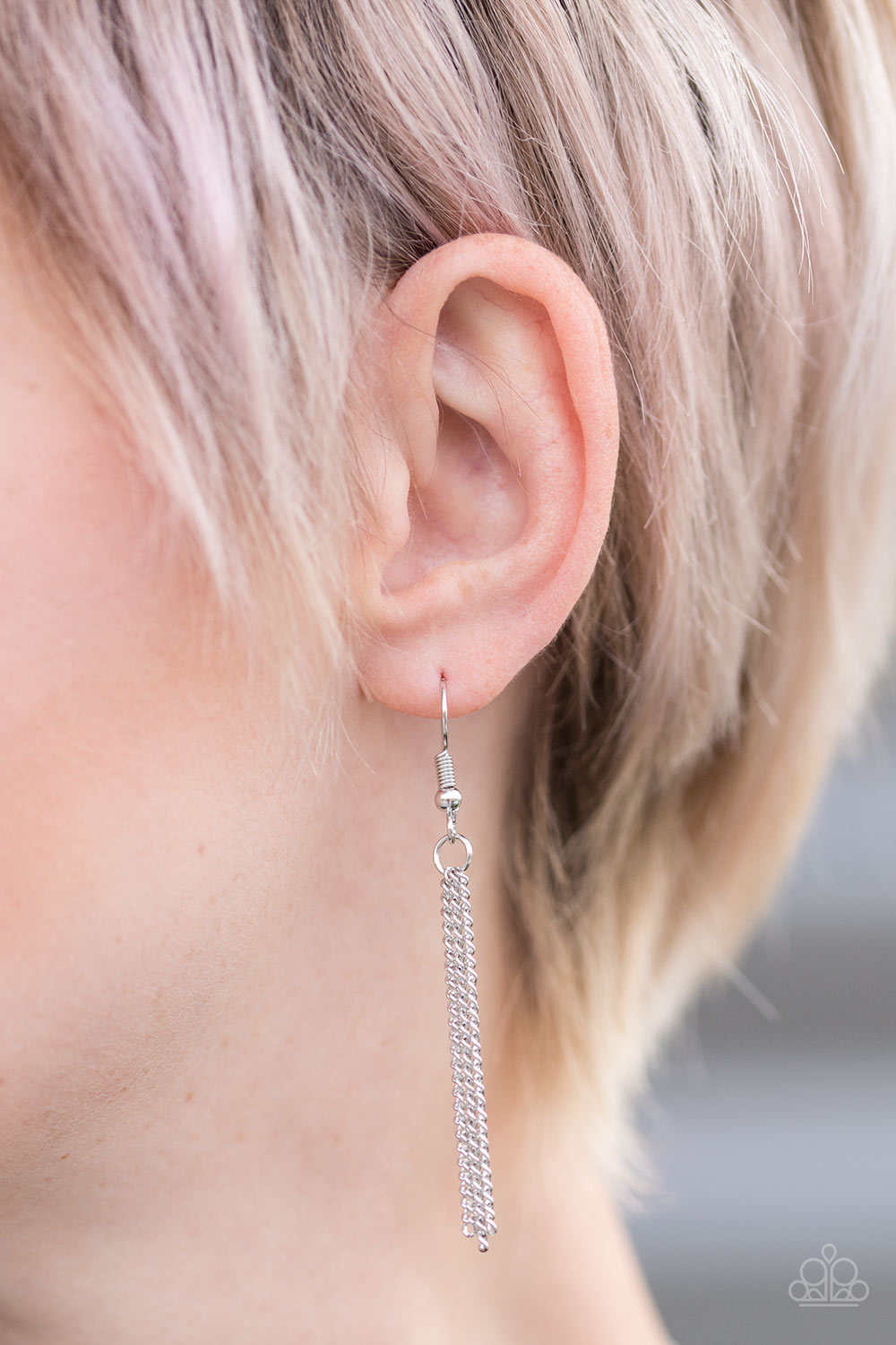 Paparazzi ♥ Cold Cold Heart - White ♥  Necklace