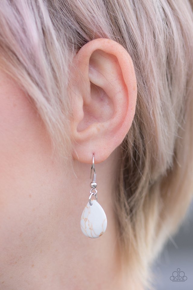 Paparazzi ♥ Talk About A Cliffhanger! - White ♥ Necklace