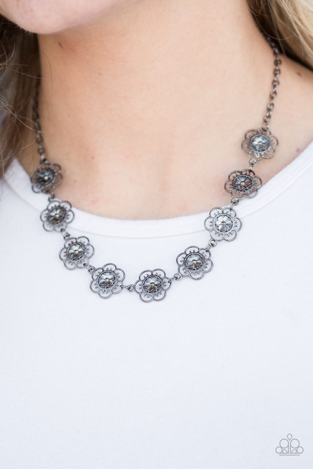Paparazzi ♥ BLOOM Or Bust - Black ♥ Necklace