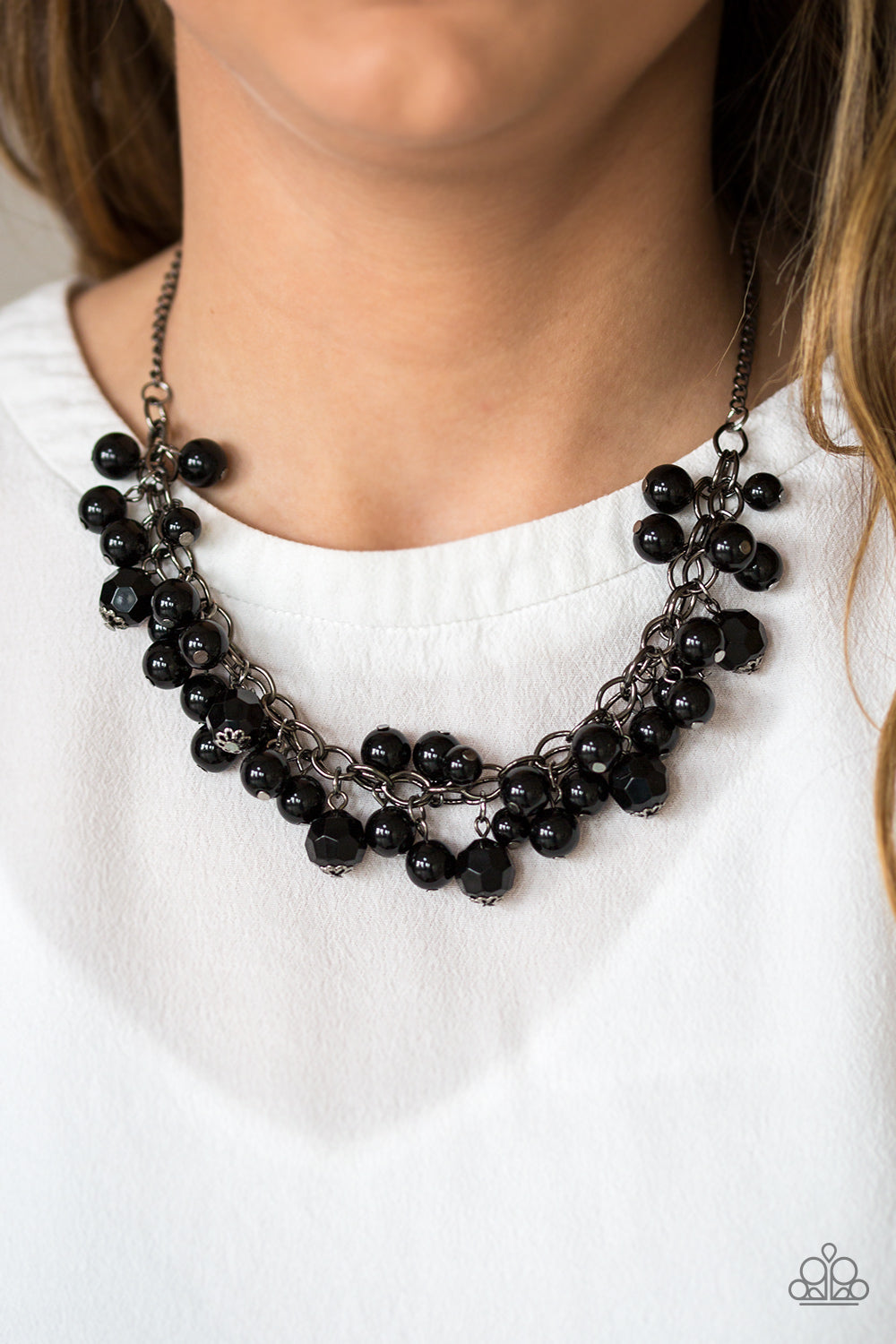 Paparazzi ♥ Time To RUNWAY - Black ♥  Necklace