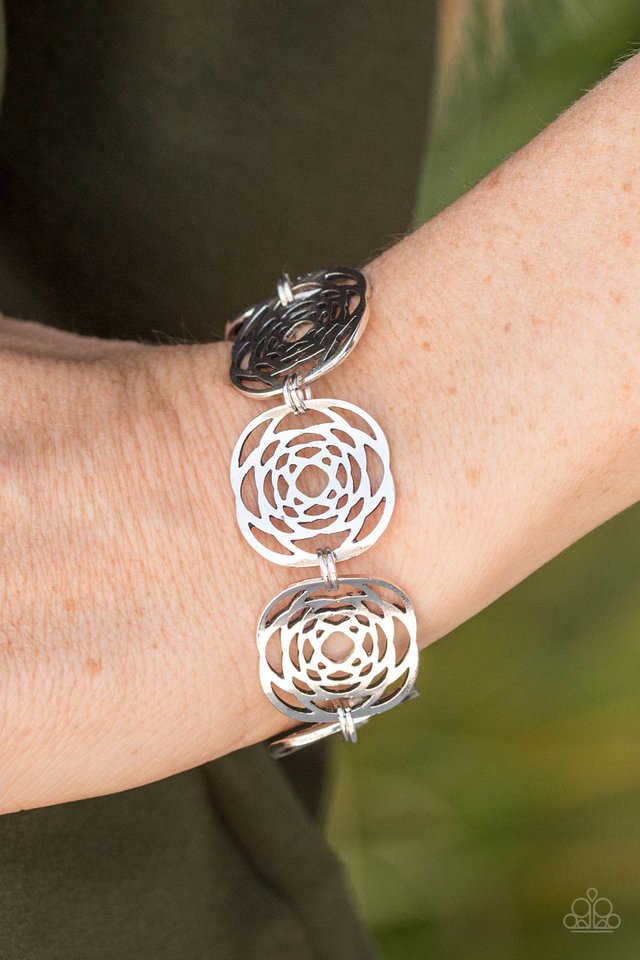 Paparazzi ♥ Prehistoric Posh - Silver ♥ Bracelet