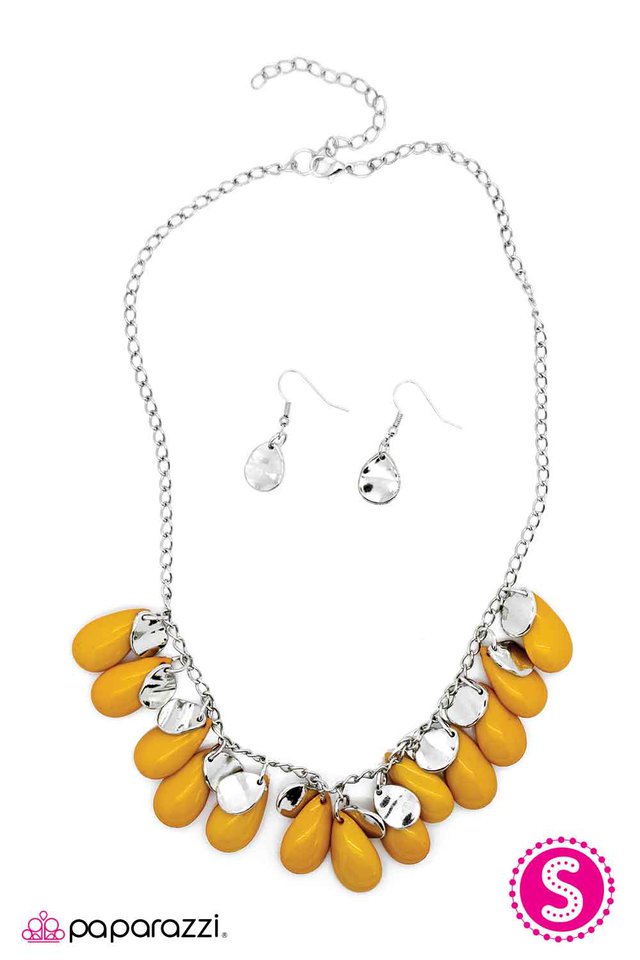 Paparazzi ♥ Rain Check - Yellow ♥ Necklace