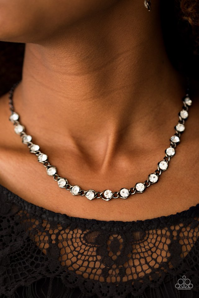 Paparazzi ♥ Shes A GLAM-eater - Black ♥ Necklace