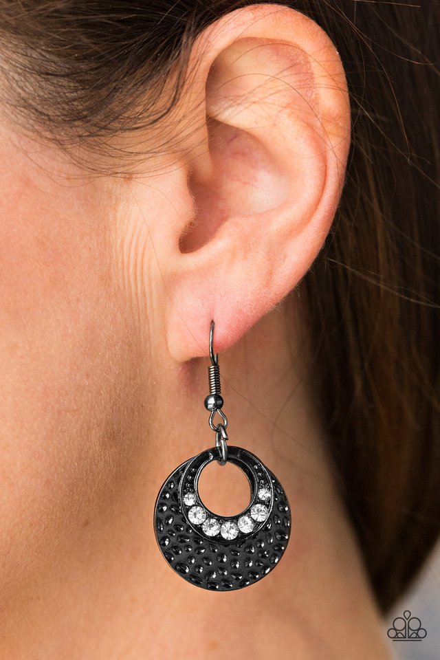 Paparazzi ♥ So GLAM You Made It! - Black ♥ Earrings