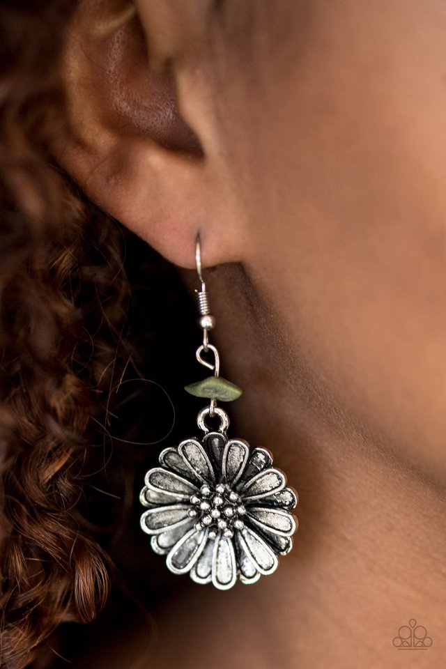 Paparazzi ♥ Prairie Garden - Green ♥ Earrings