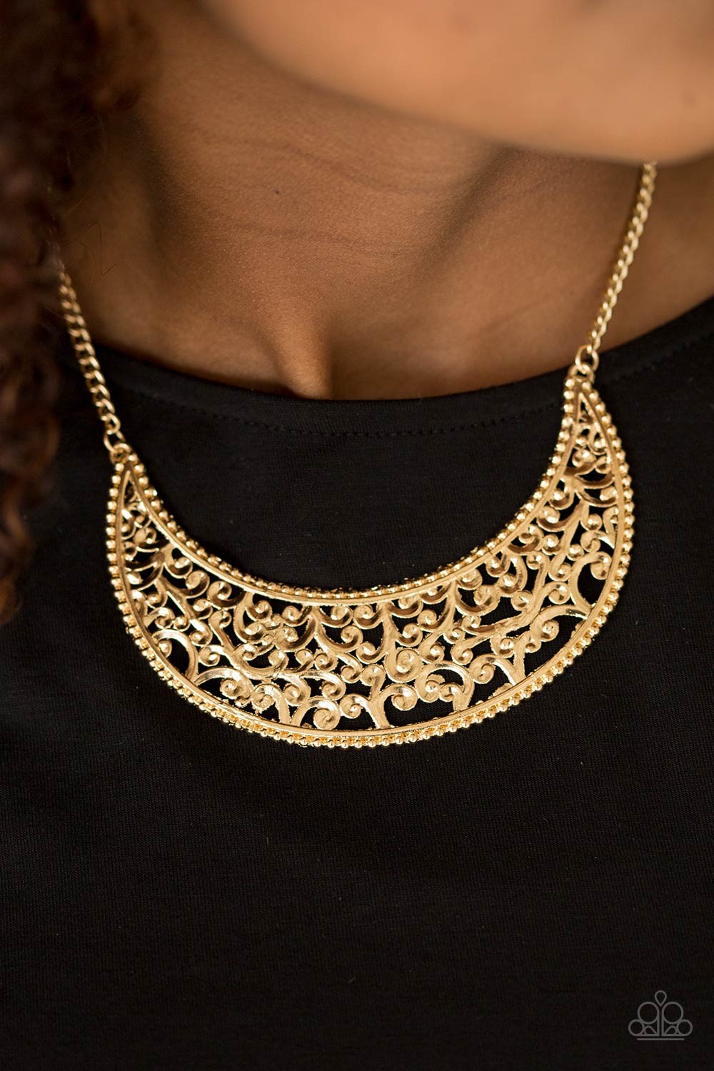 Paparazzi ♥ Moroccan Moon - Gold ♥  Necklace