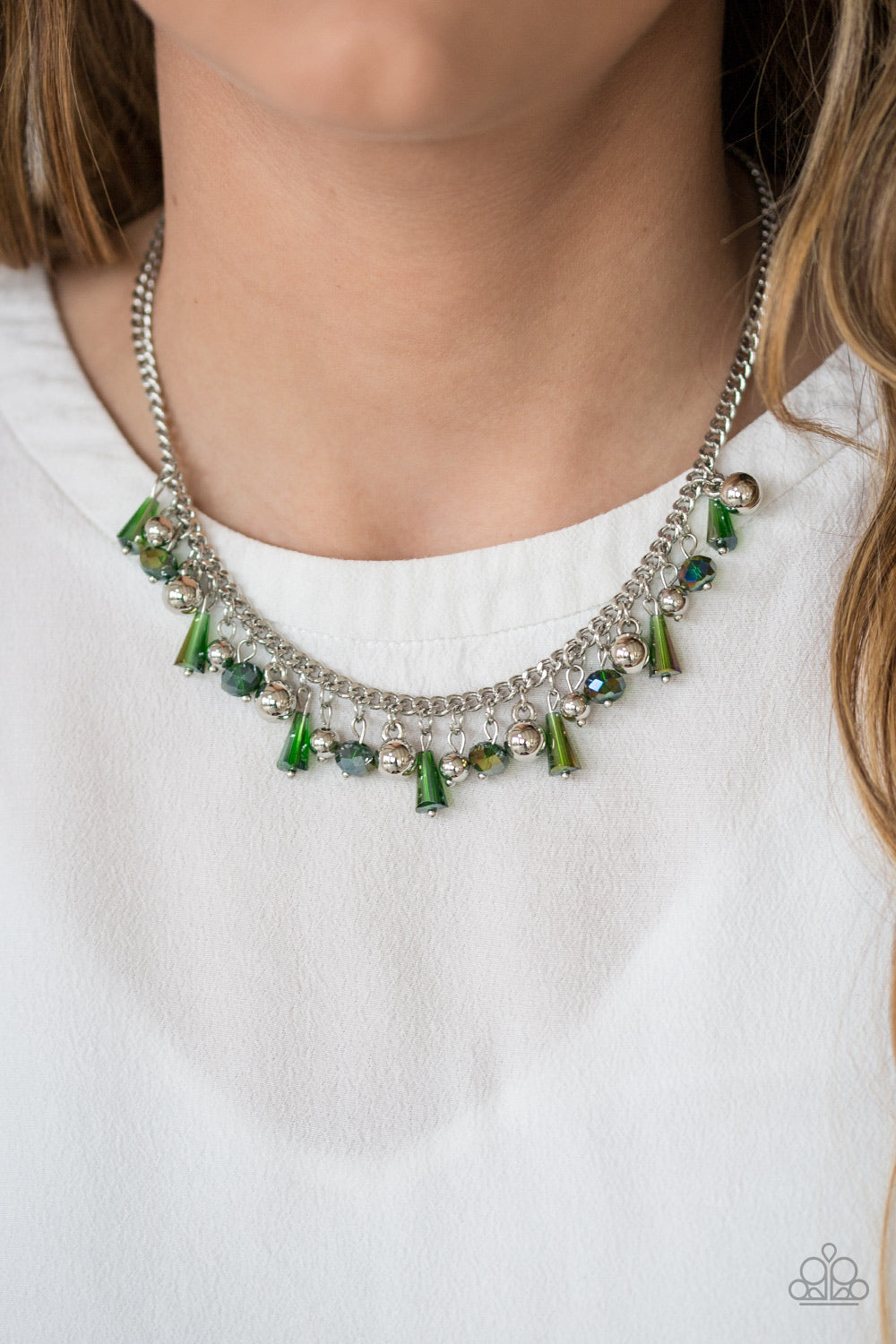Paparazzi ♥ Twinkling Treasure Trove - Green ♥  Necklace