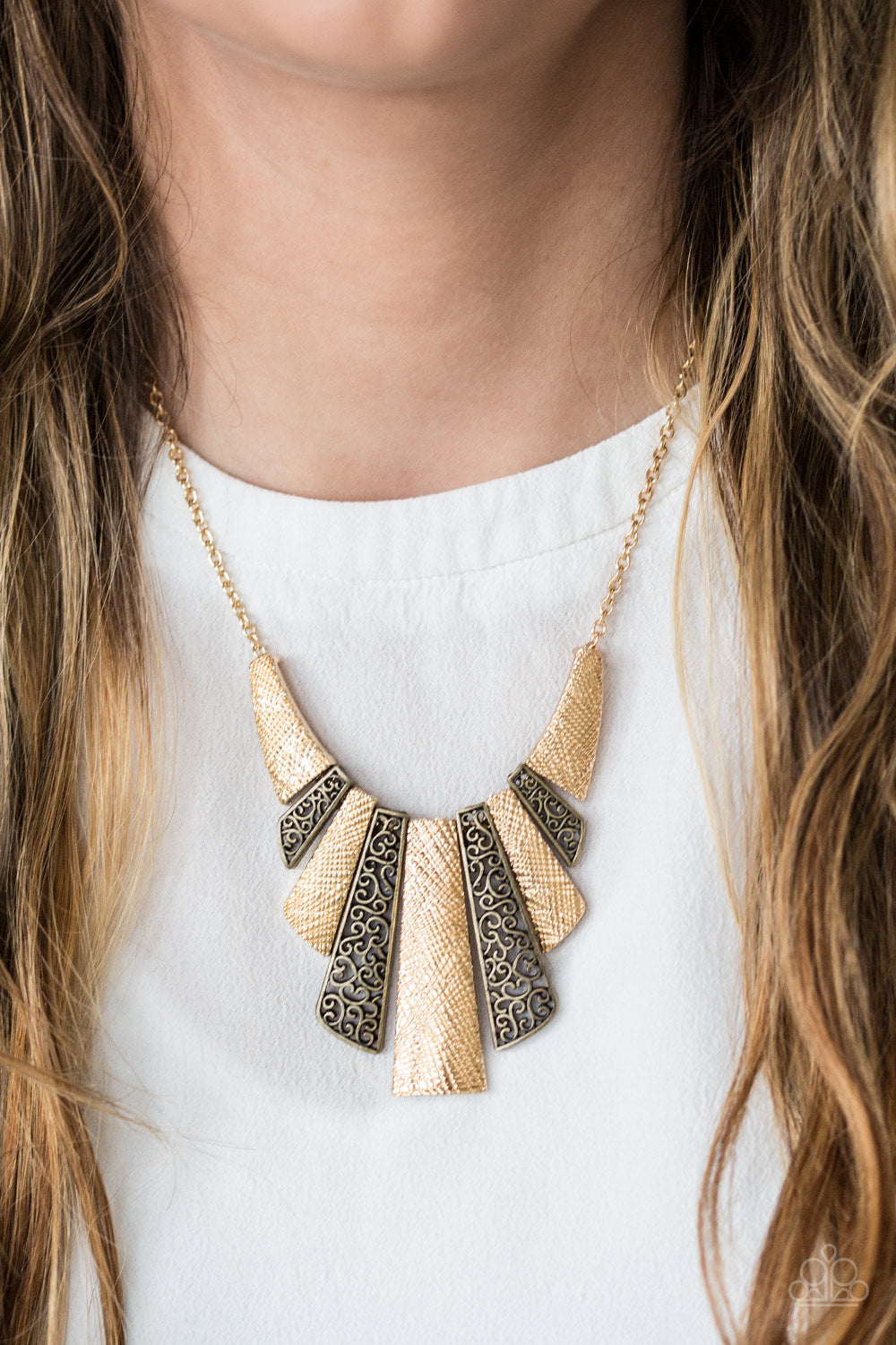 Paparazzi ♥ Cave Girl Grotto - Gold ♥  Necklace