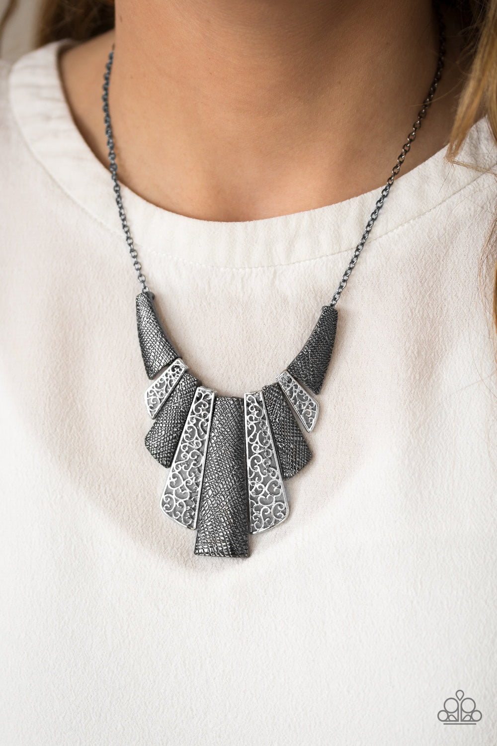 Paparazzi ♥ Cave Girl Grotto - Black ♥  Necklace