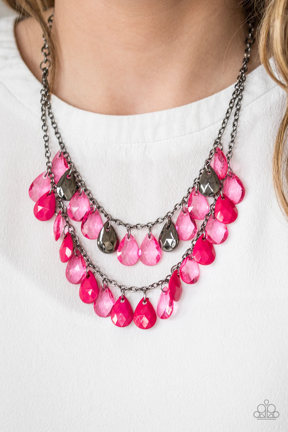 Paparazzi ♥ Storm Warning - Pink ♥  Necklace