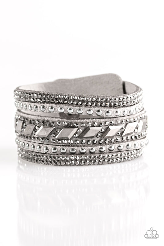 stealing-the-show-silver-p9di-ursv-076xx