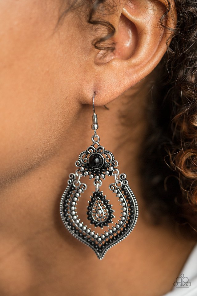 Paparazzi ♥ Congo Cadence - Black ♥ Earrings