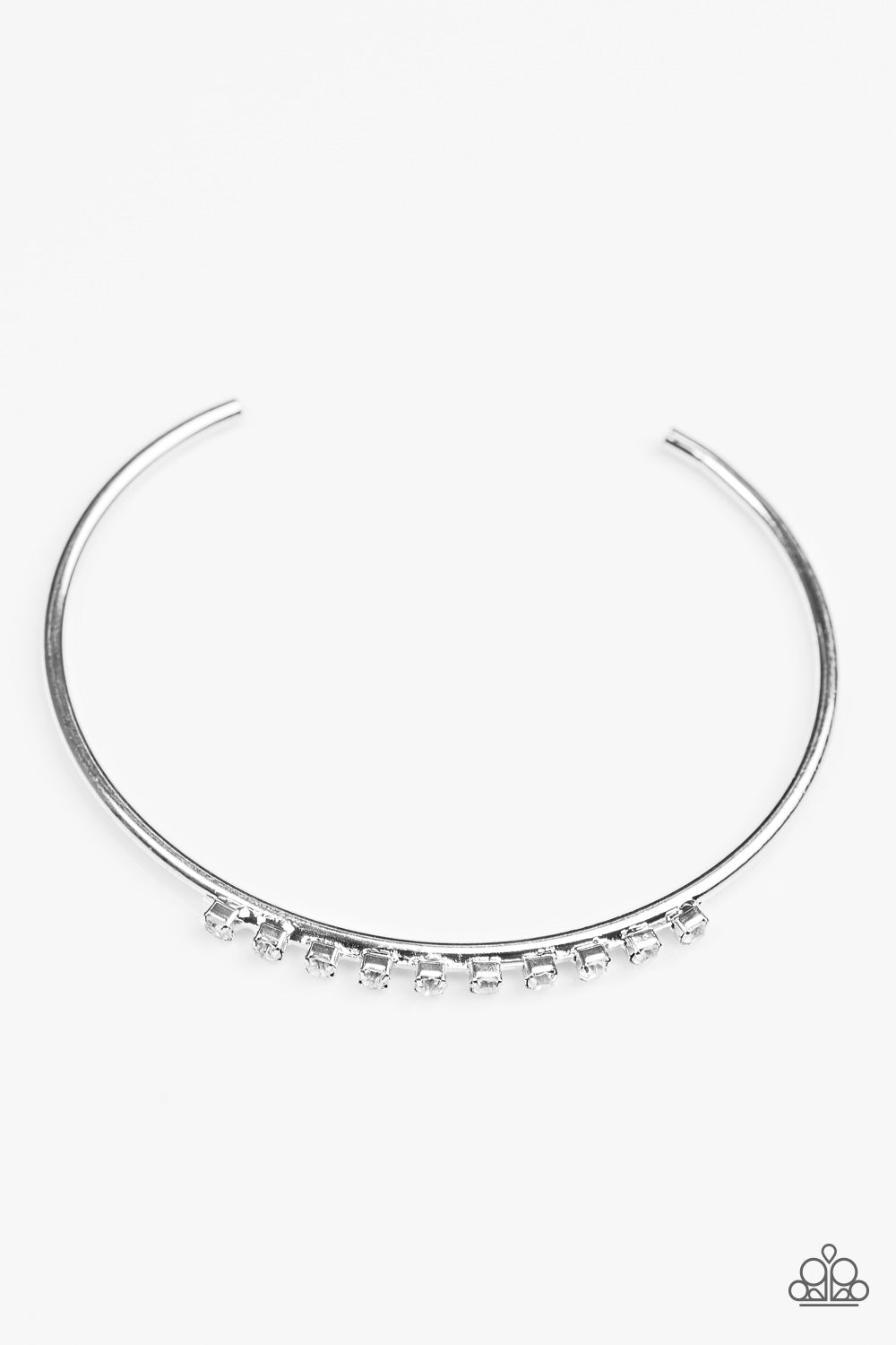 dressed-in-chic-white-p9da-wtxx-077xx