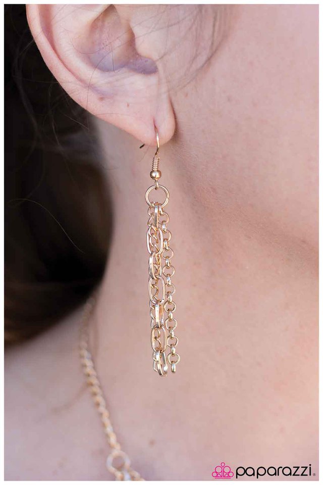 Paparazzi ♥ In the Swing of Things - Yellow ♥ Necklace