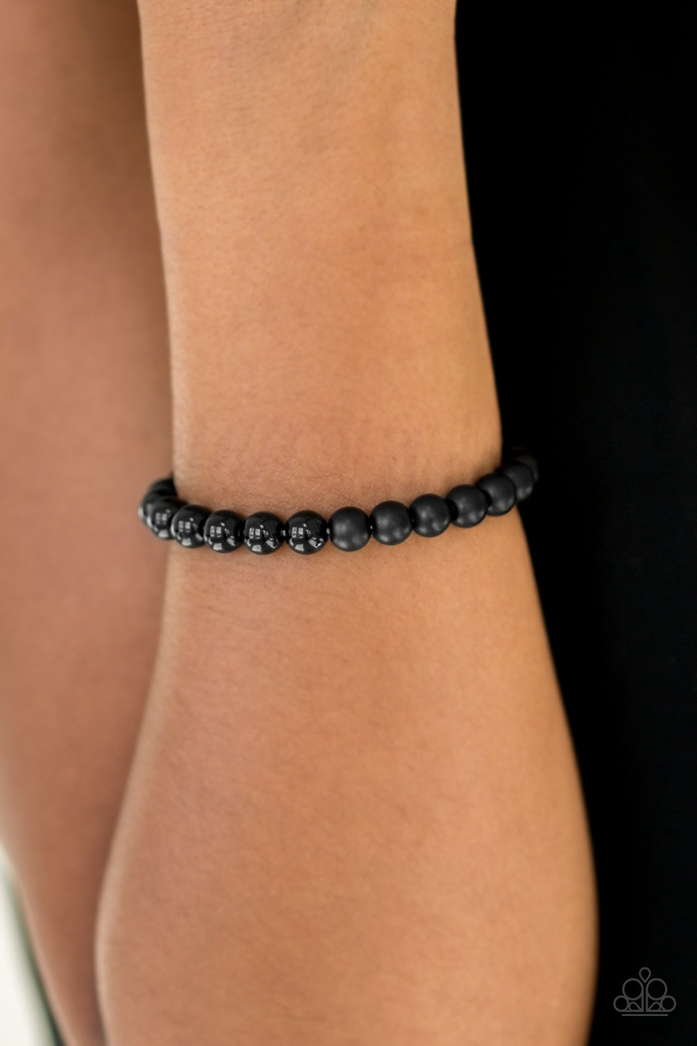 Paparazzi ♥ Confident - Black ♥  Bracelet
