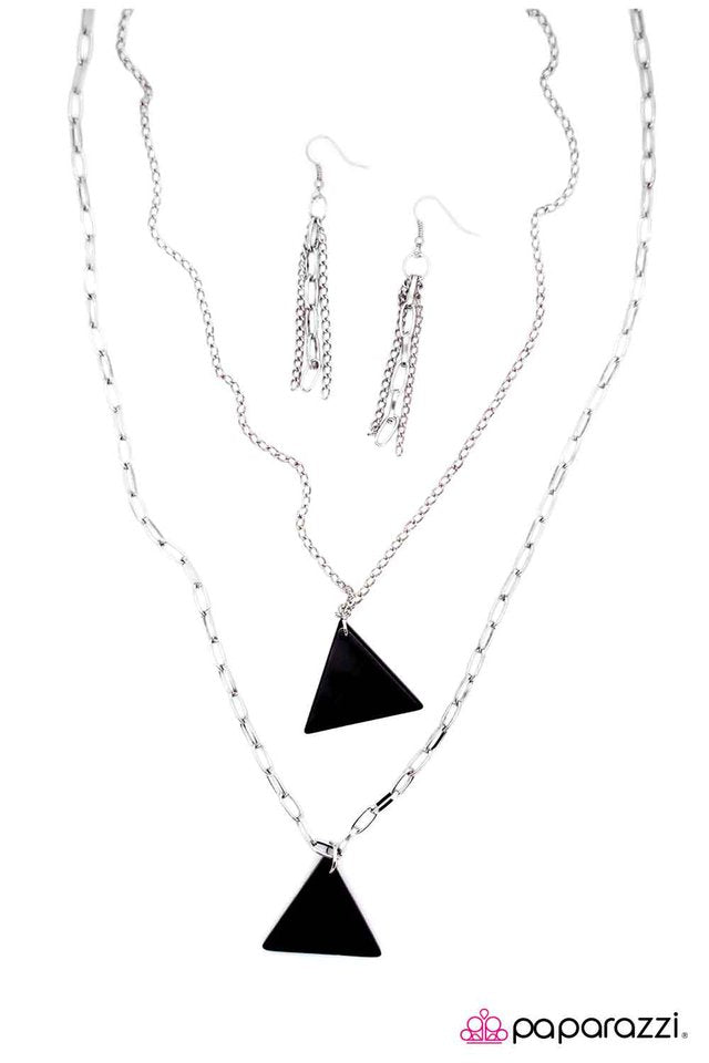 Paparazzi ♥ Black Bermuda ♥ Necklace