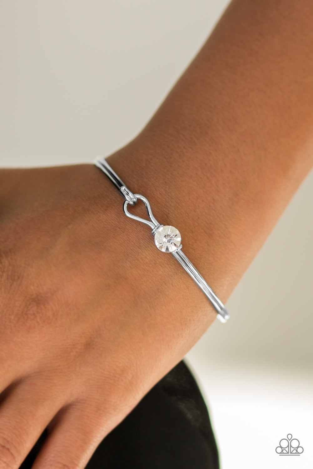 Paparazzi ♥ Sparkle On Fleek - White ♥  Bracelet