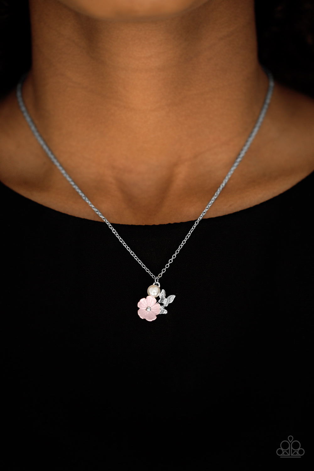 Paparazzi ♥ Girl Glimmer - Pink ♥  Necklace