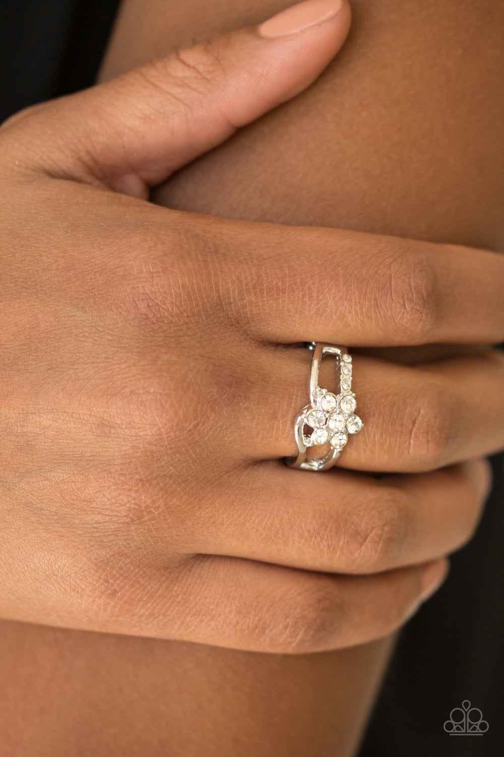 Paparazzi ♥ Garden Gleam - White ♥  Ring