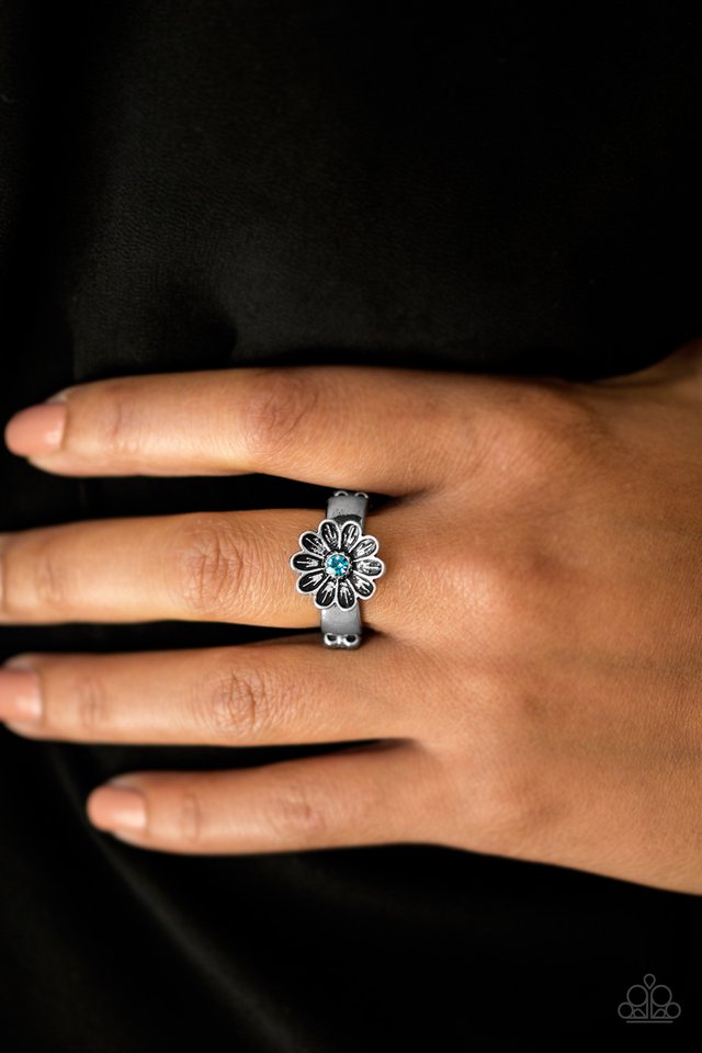 Paparazzi ♥ Anywhere BUD Here - Blue ♥ Ring