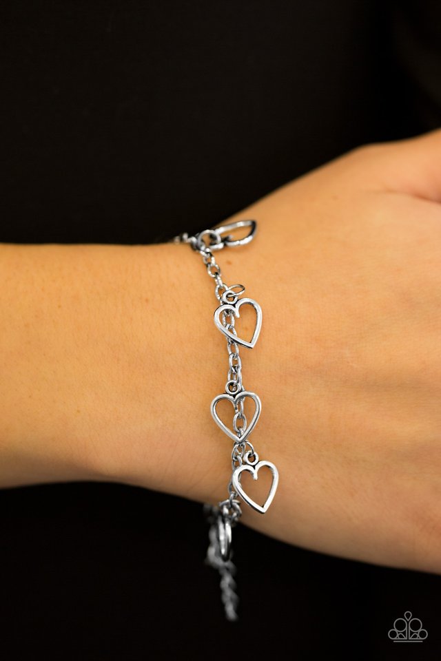 Paparazzi ♥ Best Of My Love - Silver ♥ Bracelet