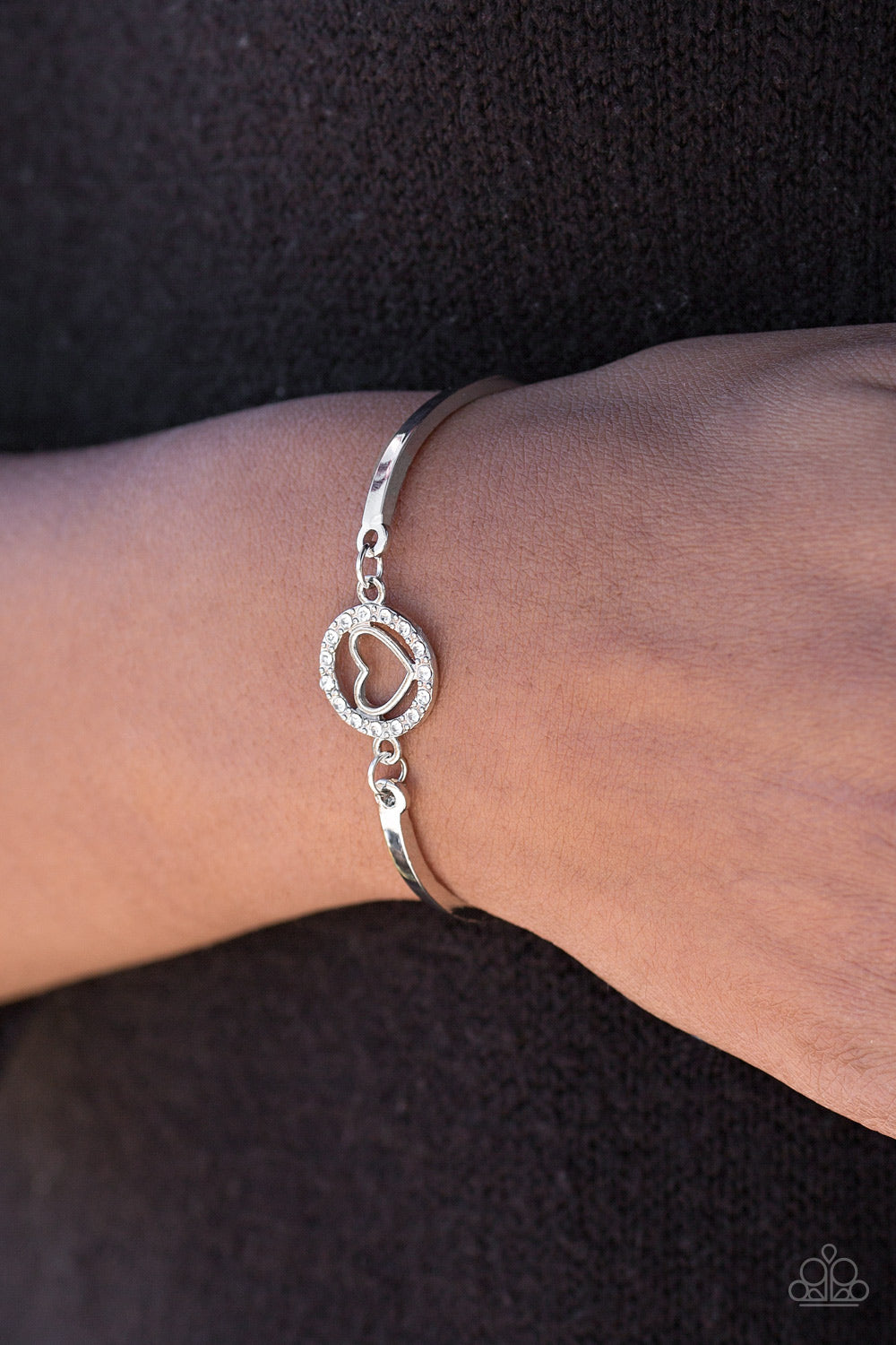 Paparazzi ♥ Voguish Valentine - White ♥  Bracelet