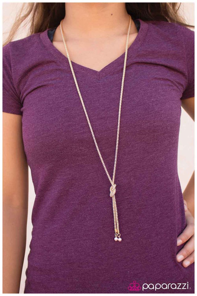 thrown-for-a-loop-pink-p2wh-pkgd-002xx