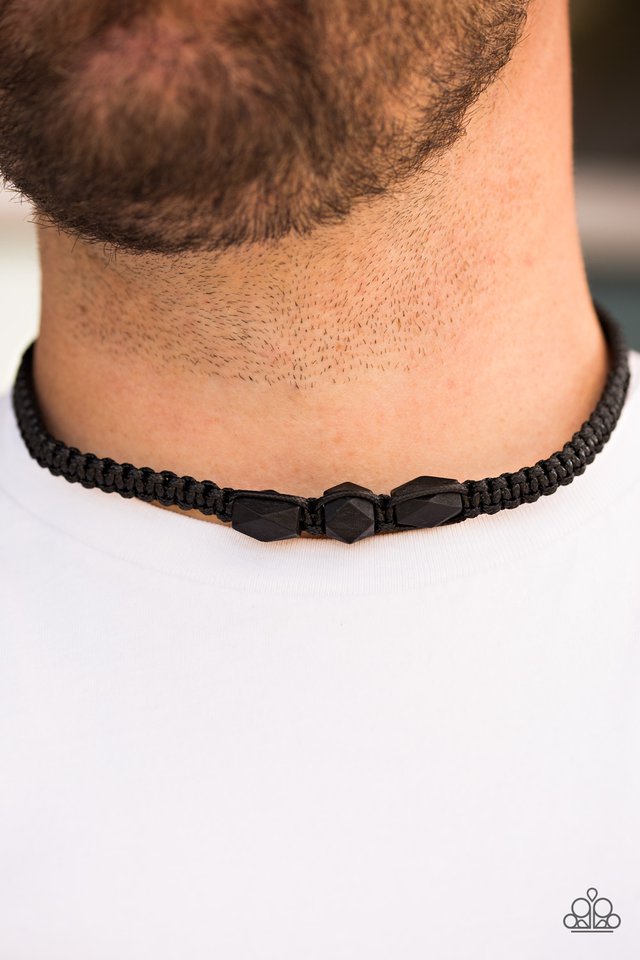 Paparazzi ♥ Redwood Forest - Black ♥ Necklace