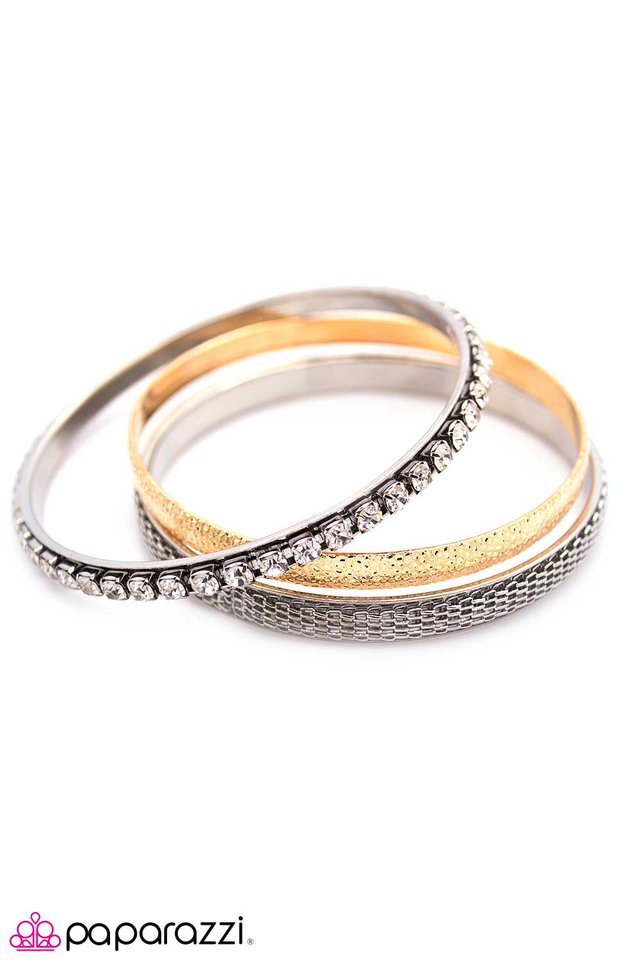 Paparazzi ♥ Eye On the Prize - Silver ♥ Bracelet