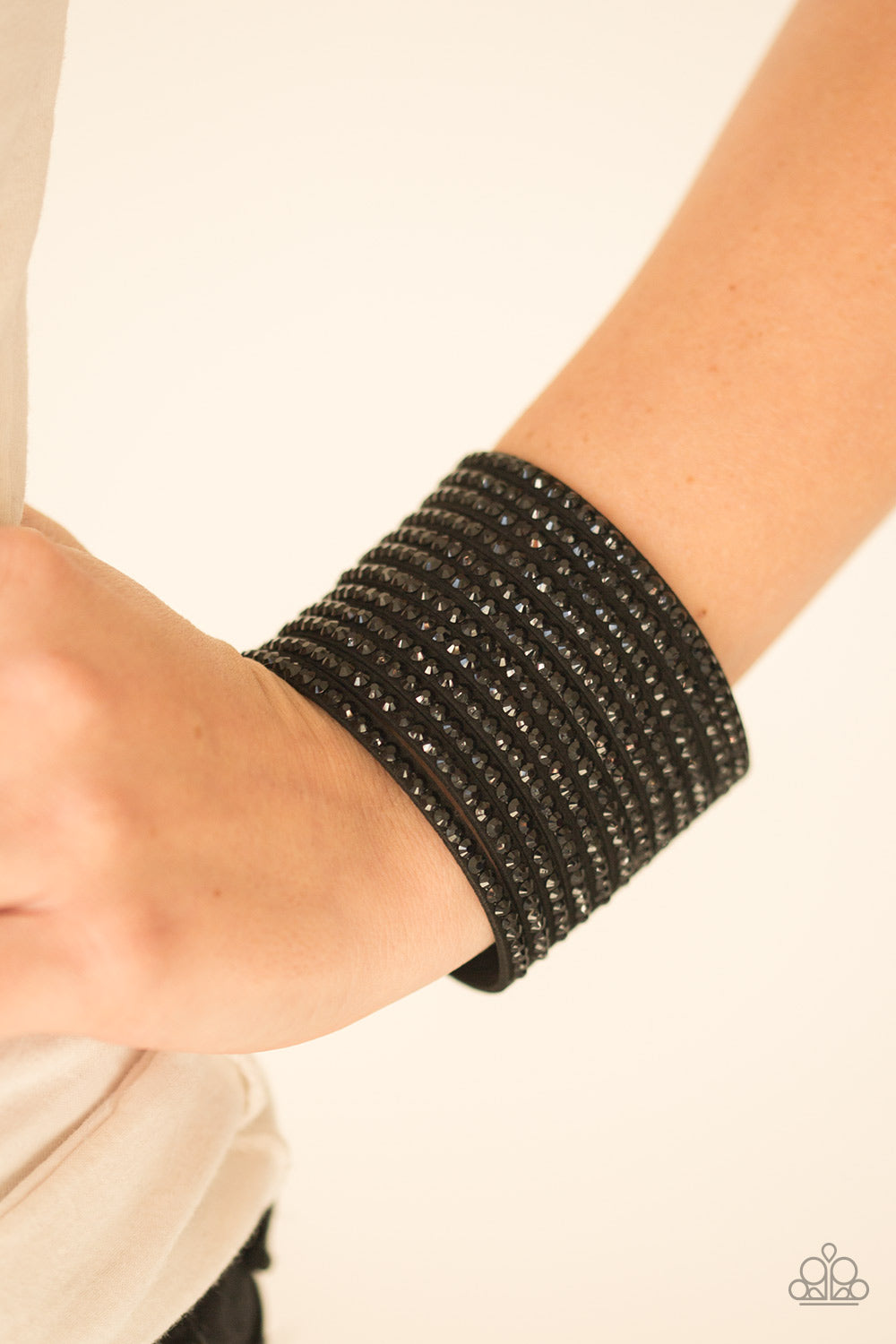 Paparazzi ♥ The Boss Is Back 2 - Black ♥  Bracelet