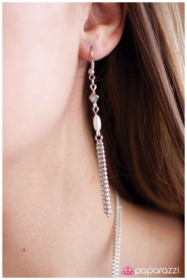 Paparazzi ♥ Deliberately Delicate - White ♥ Necklace