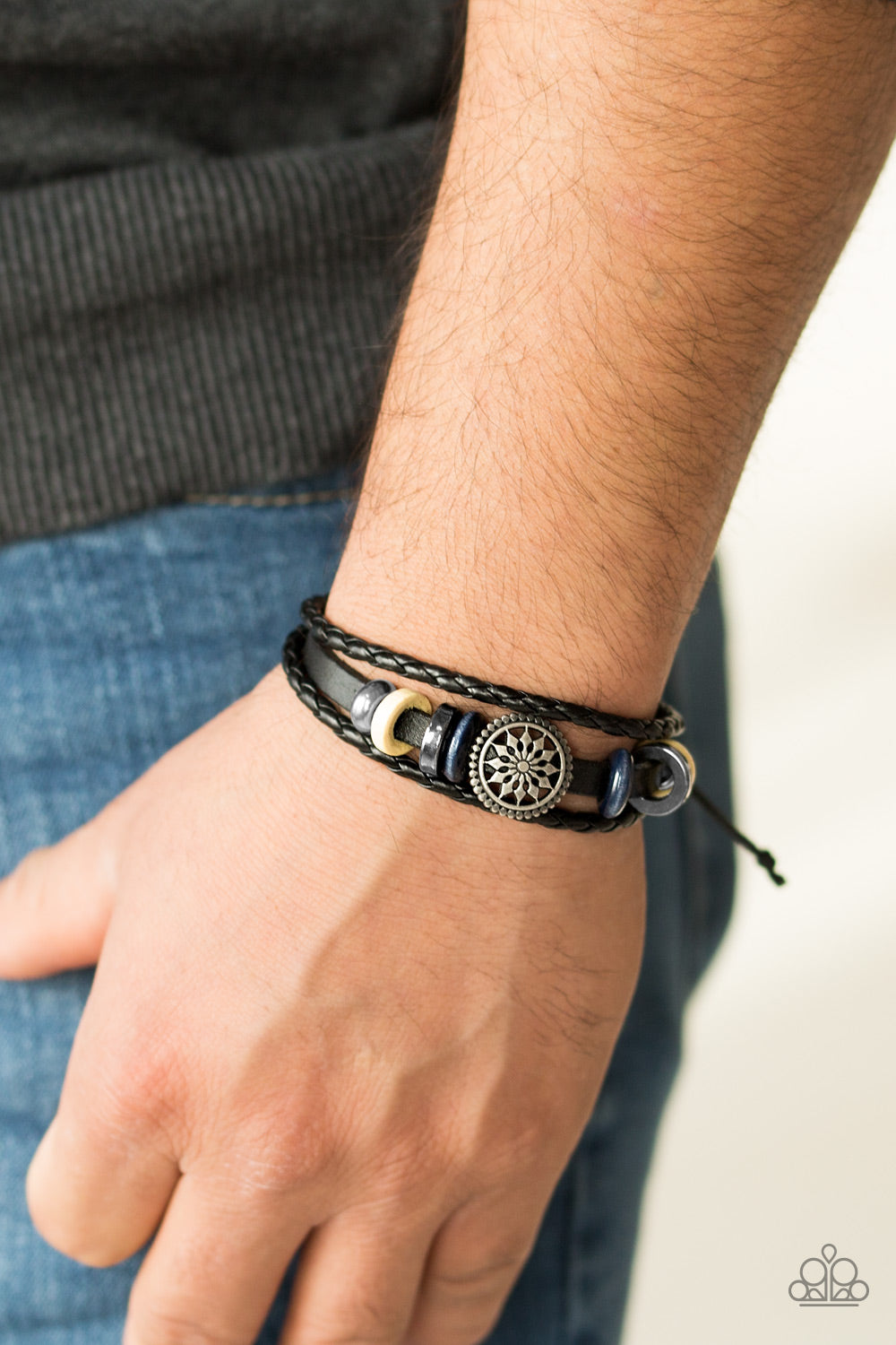 Paparazzi ♥ Urban Outback - Black ♥  Bracelet