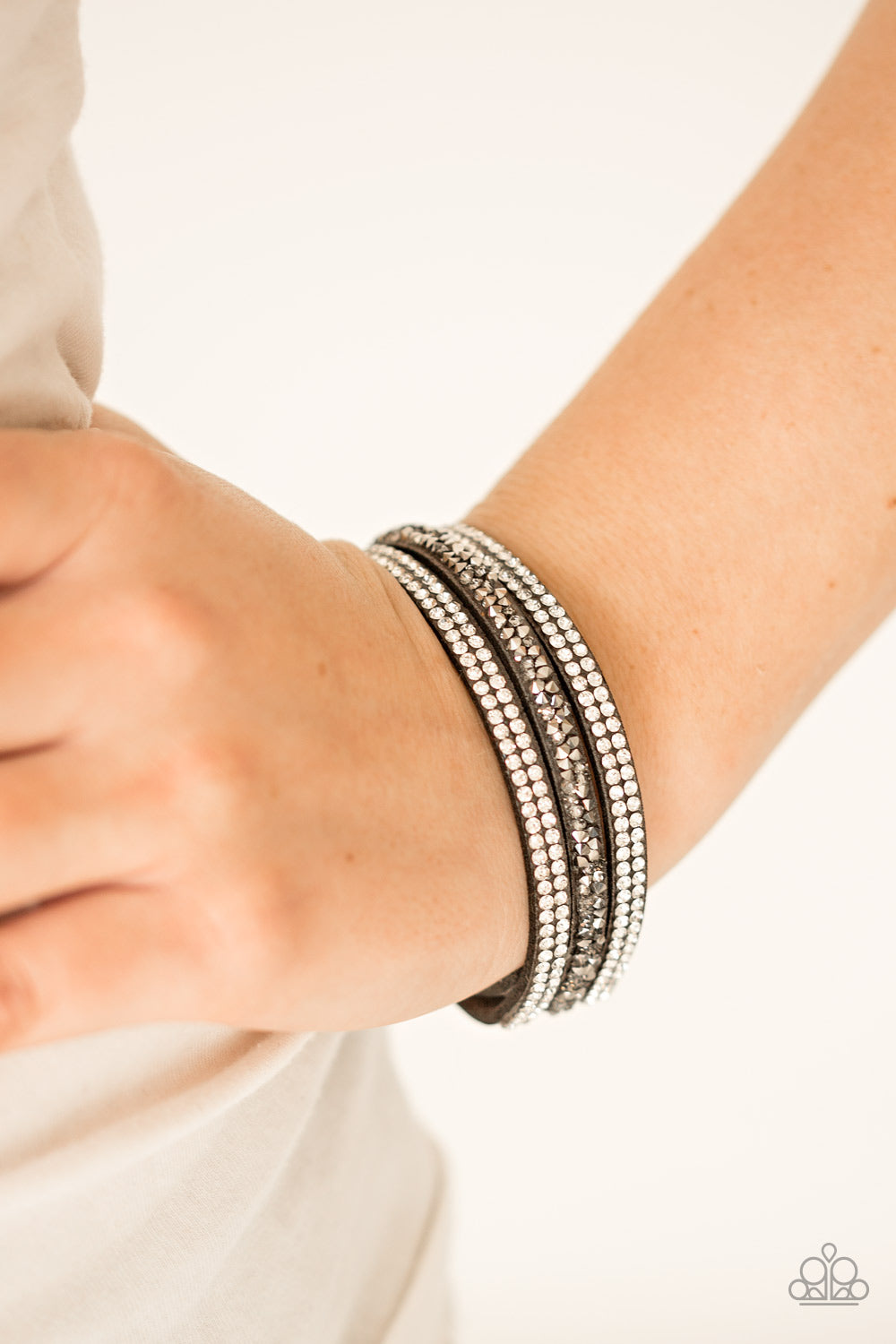 Paparazzi ♥ Mega Glam - Silver ♥  Bracelet